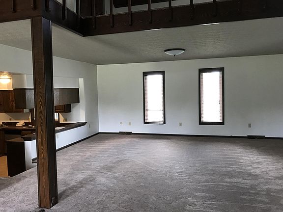 Dining room/great room.