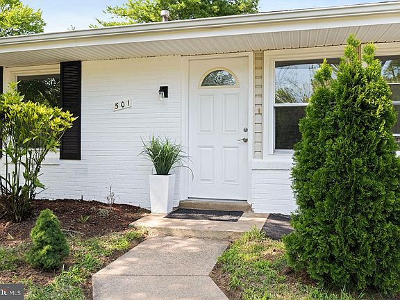 4th image of 501 E Poplar Rd