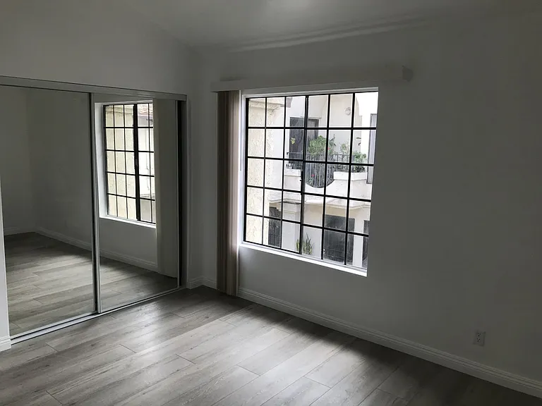 640 W Alondra Blvd #2 — Photo 8