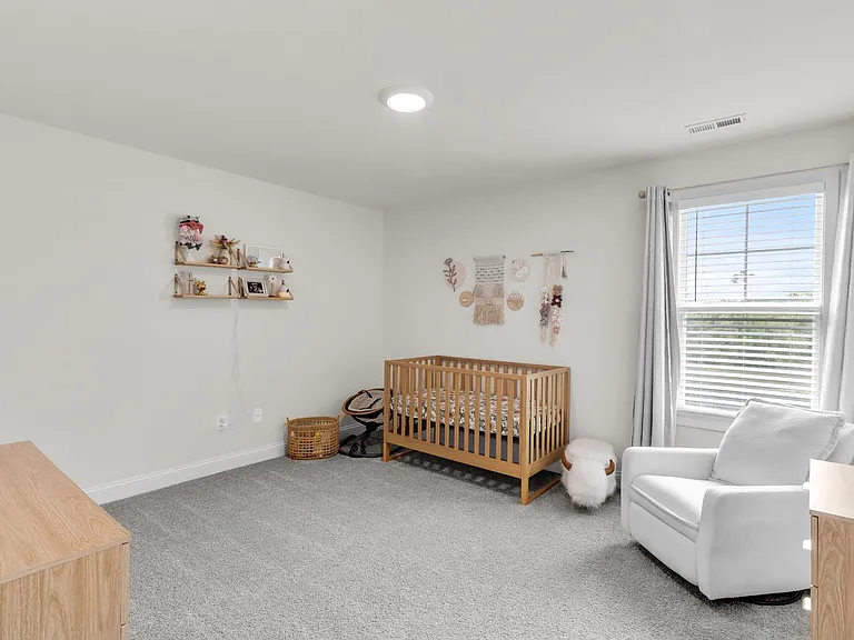 173 London Dr — Photo 32