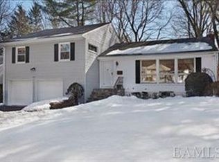 233 Daisy Farms Dr, Scarsdale, NY 10583