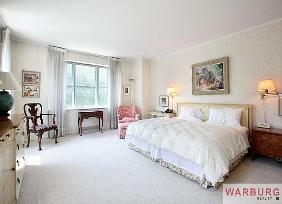 Sold by Warburg | media 21