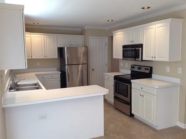 1501 Michael Dr — Photo 3