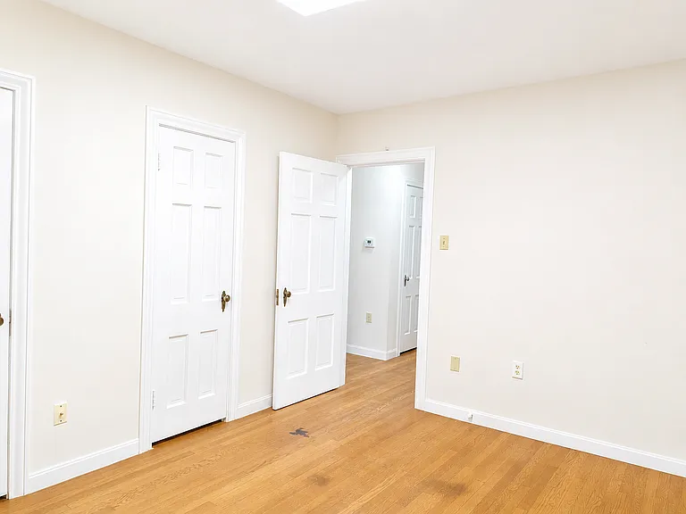 2111 Live Oak St — Photo 5