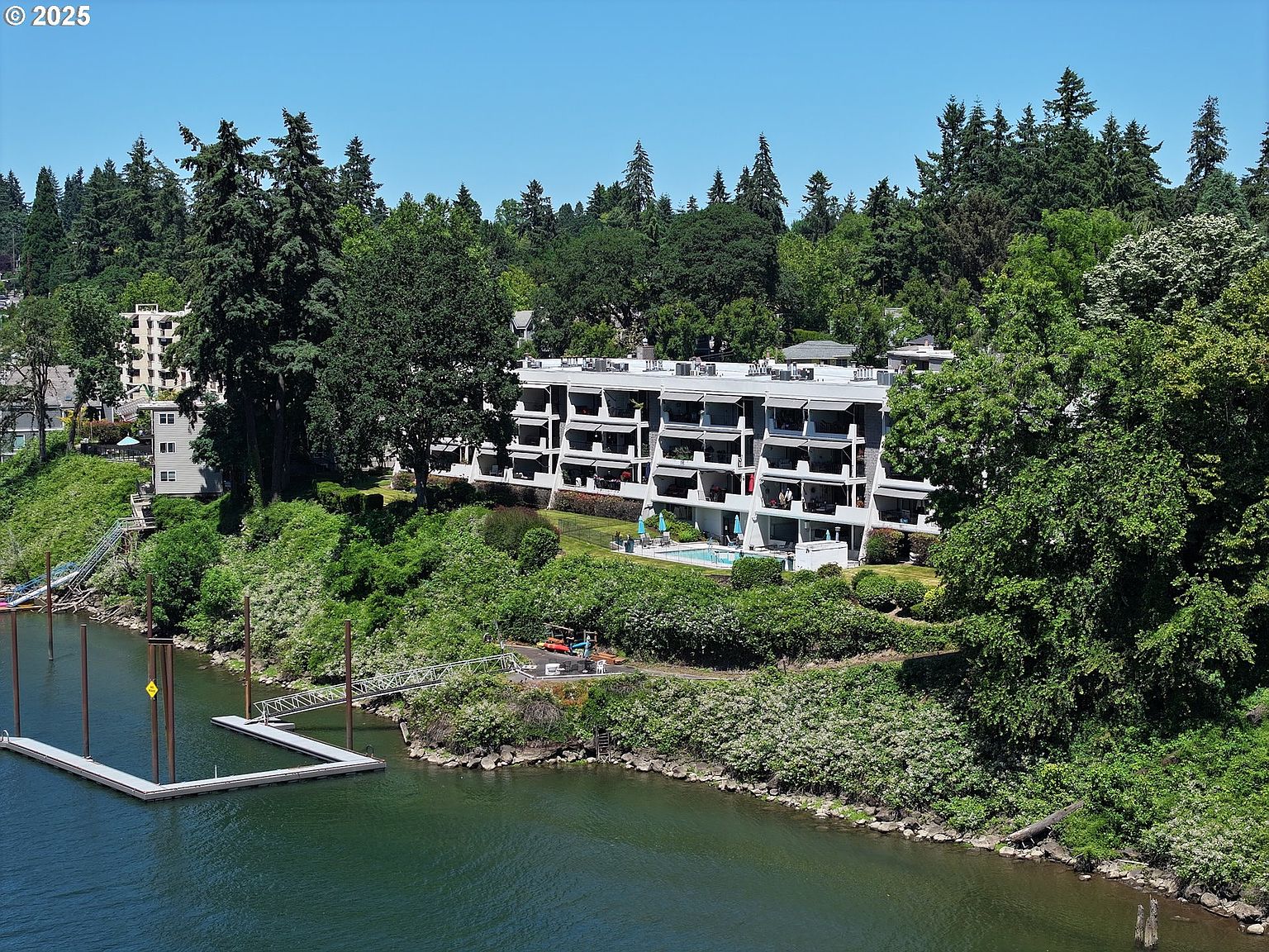 790 SE Webber St UNIT 207