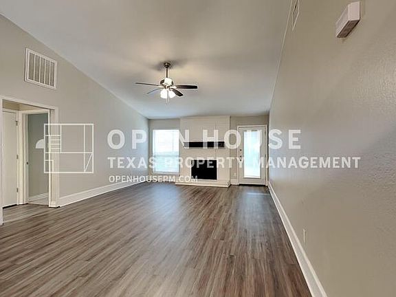 3rd image of 2408 Oak Grove Dr