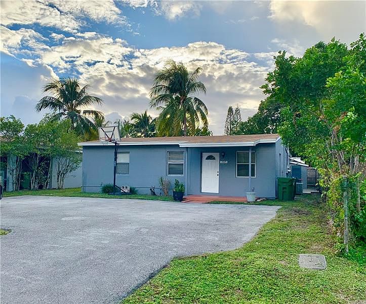 1st image of 1425 NW 5th Ave