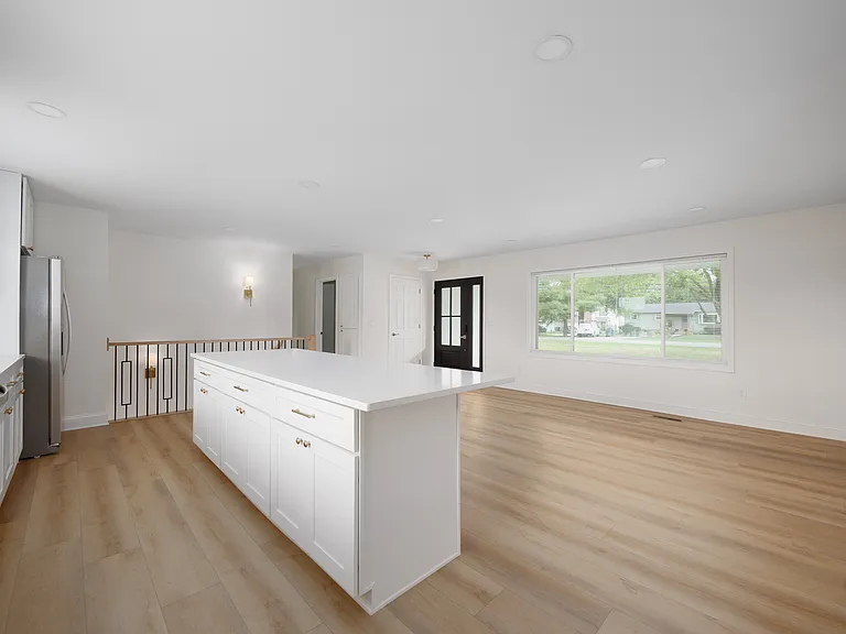 1574 Dyer Rd — Photo 7