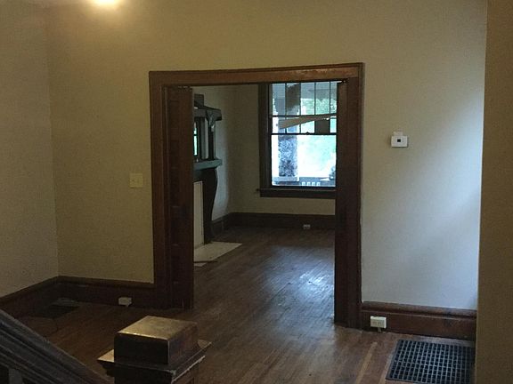 3rd image of 298 E 17th Ave