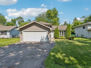 238 S Highland Dr, Lakemoor, IL 60051