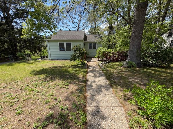 4 Seawanhaka Ave