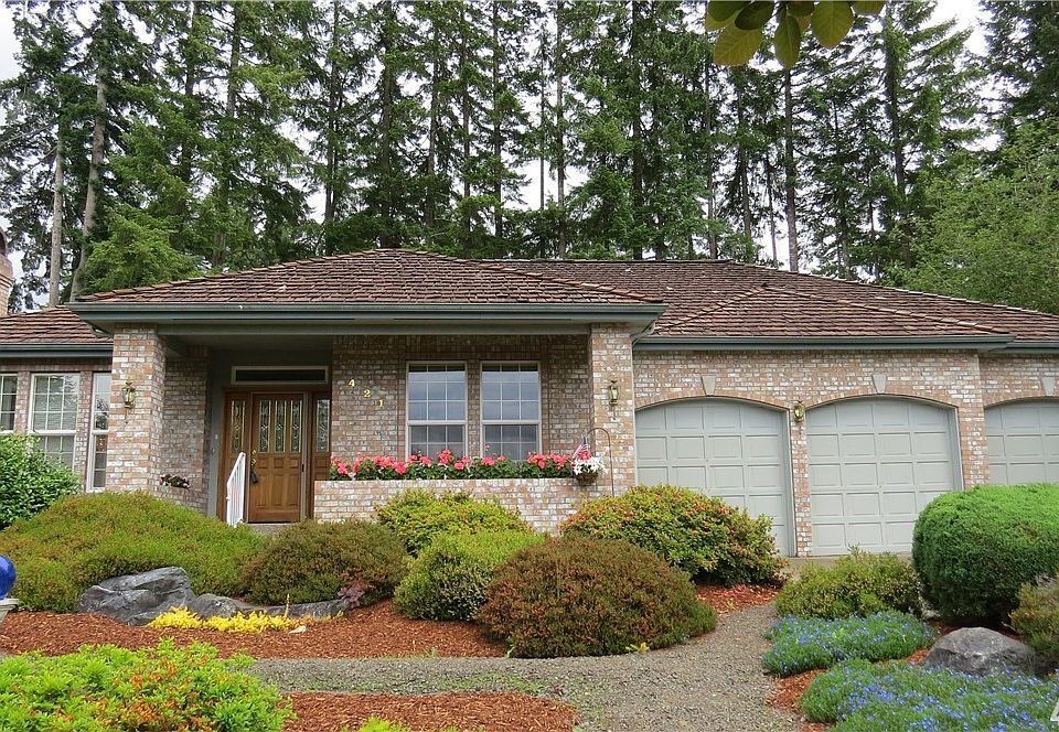 1st image of 421 E Fairway Dr
