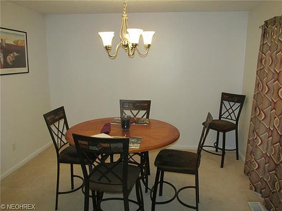 3rd image of 668 Quarry Ln #10