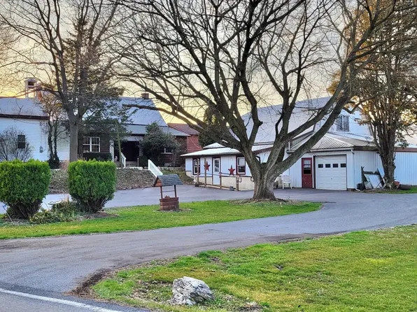 211 Turtle Hill Rd, Leola, PA 17540