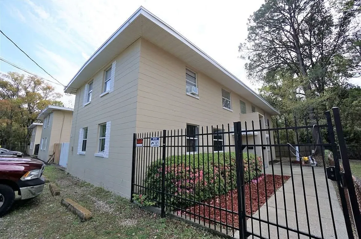 2 bed, 750 sqft, $1,200 — Photo 1