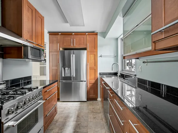 15 West 72nd Street image 4 of 8