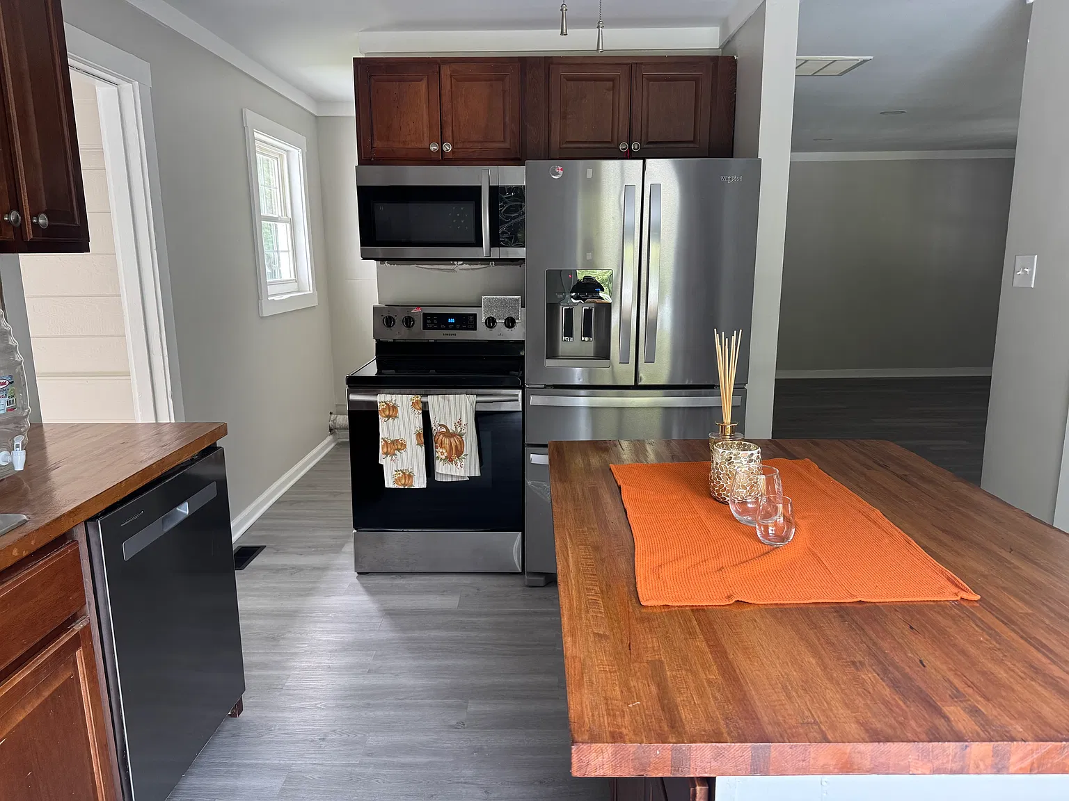 5 bed, 1536 sqft, $3,500 — Photo 4