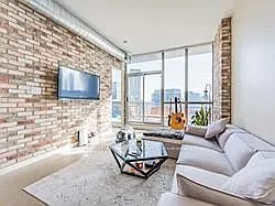 510 King St E #Penthouse 817 — Photo 2