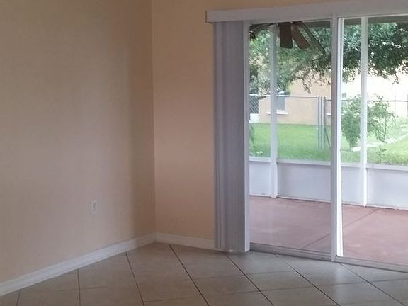 5th image of 10 Peterlee Ct