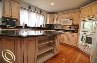 4th image of 55415 Belmont Dr
