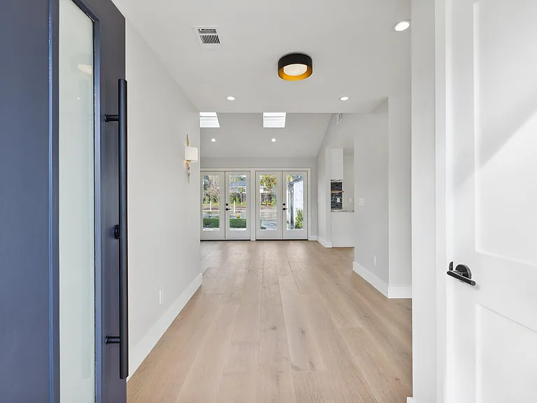 1230 Carmel Ter — Photo 3