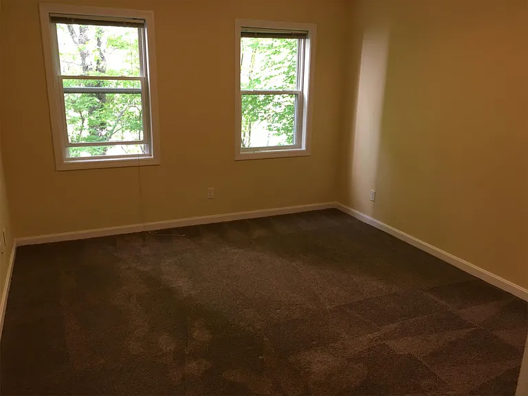 Fahey Place Apartments — Photo 19