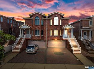 433 1st St #B, Palisades Park, NJ 07650