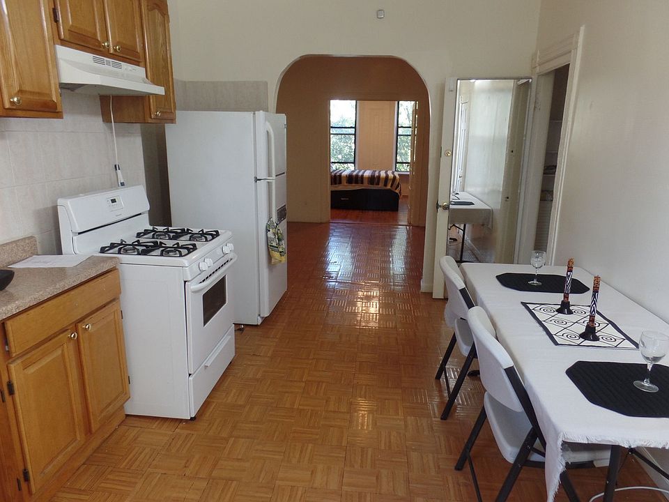 1st image of 364 Marion St #3