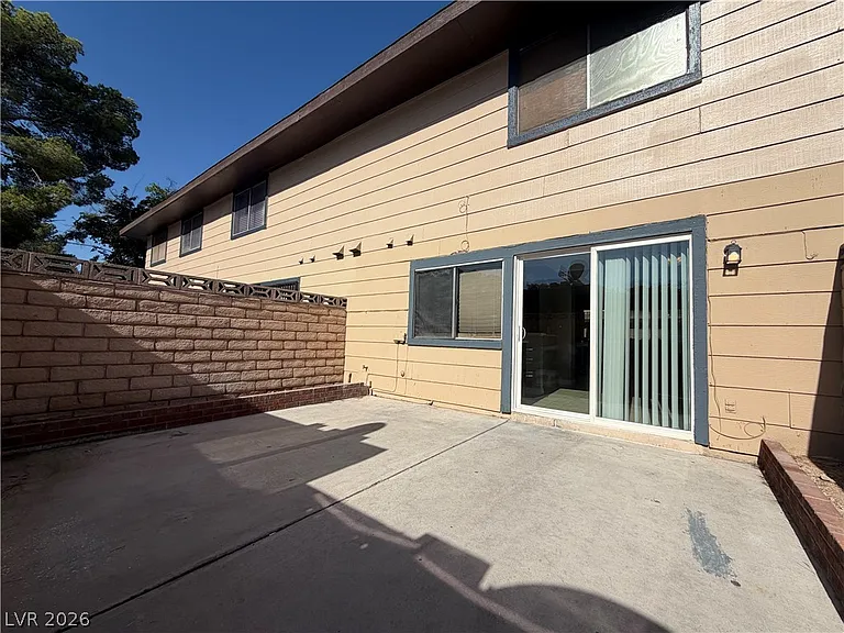 6207 Meadow Brook Ln — Photo 14