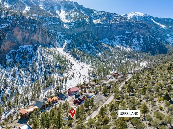 381 Kris Kringle Rd, Las Vegas, NV 89124