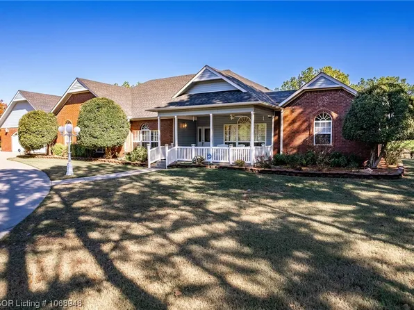 208 Mountain View Rd, Poteau, OK 74953