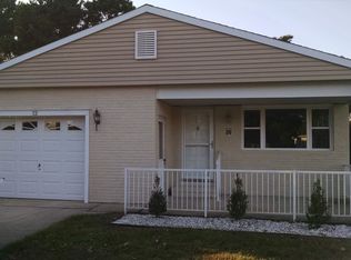 12 Tampa Ln, Toms River, NJ 08757