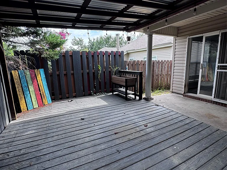 1801 Young Pointe Blvd — Photo 20
