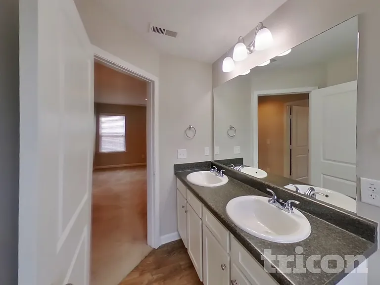 2300 Shady Dr — Photo 11