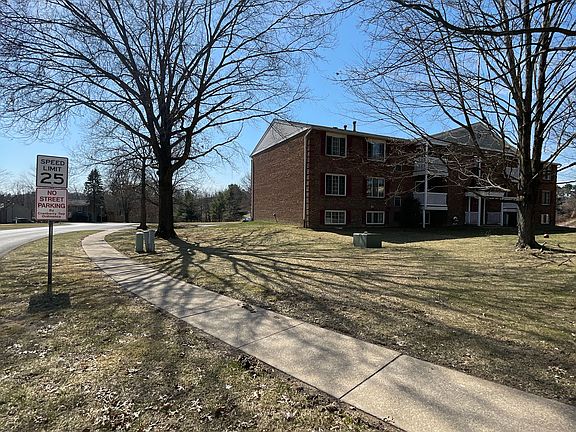 2nd image of 968 Woodhollow Dr