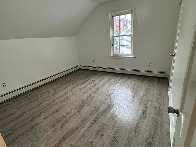 9 Greystone Ave — Photo 12
