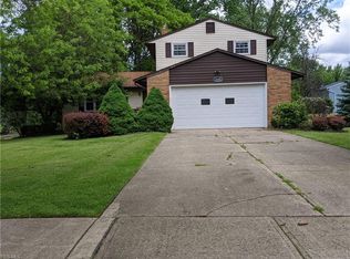 1645 Belfair Dr, Twinsburg, OH 44087