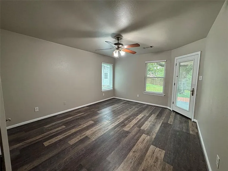 502 Green Valley Cv — Photo 6