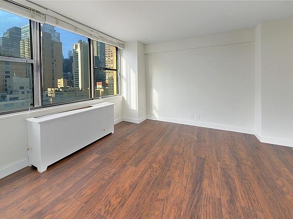 4th image of 301 E 45th St APT 16F