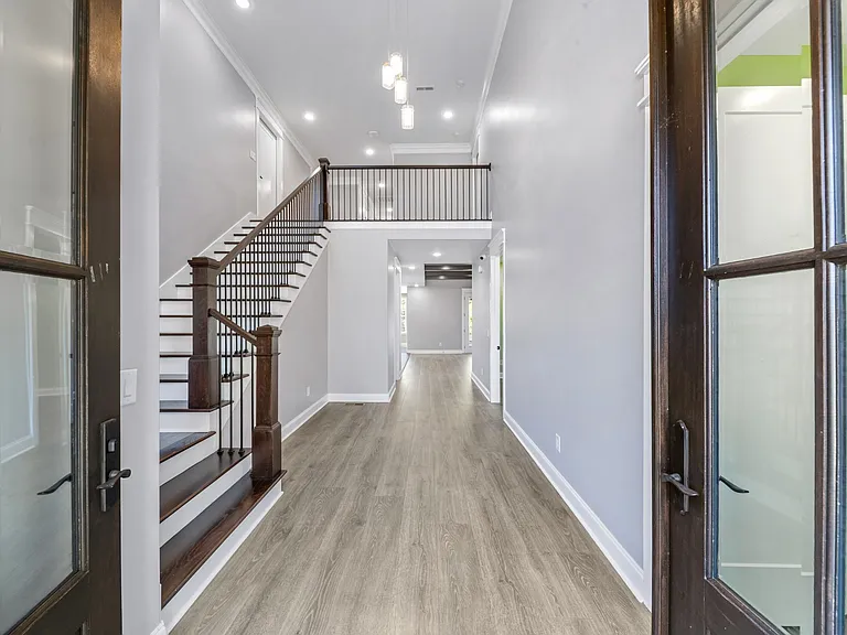 601 Joyce Ave — Photo 4