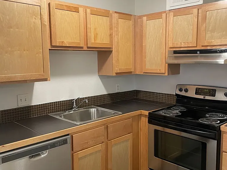 Antilles Apartments — Photo 34