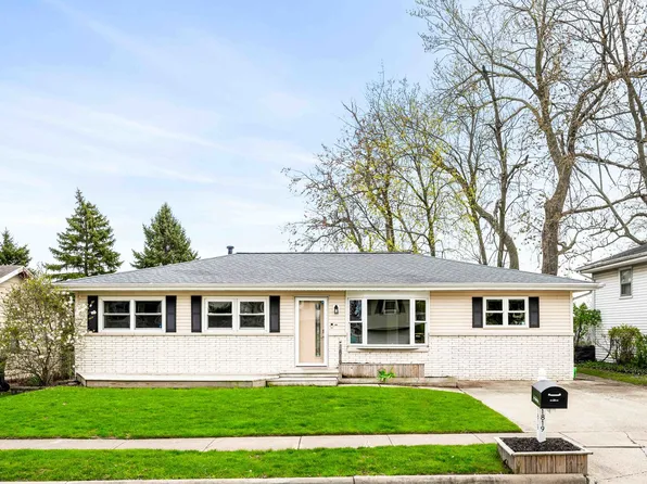 1819 Hoover Dr, Normal, IL 61761