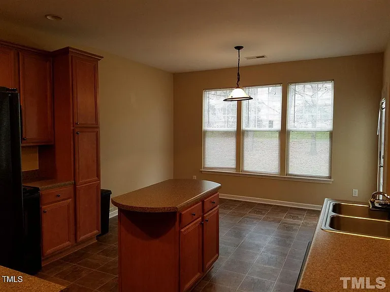 8 Rockwall Garden Way — Photo 3