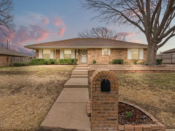 6409 Family Pl, Edgecliff Village, TX 76134