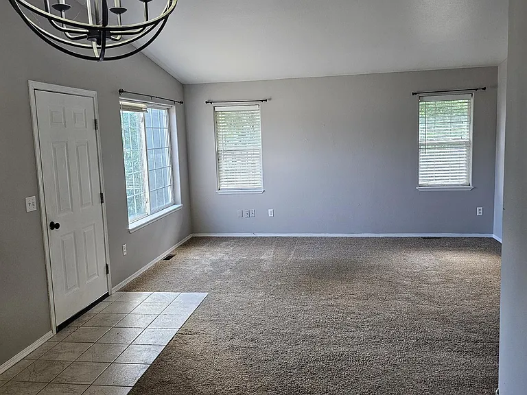 214 W Timothy St — Photo 5