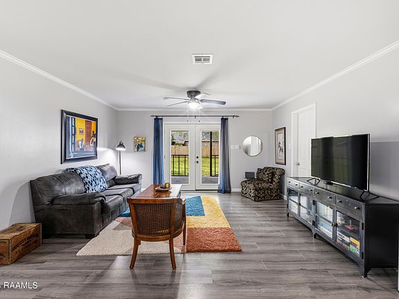 5th image of 211 Mitze Dr