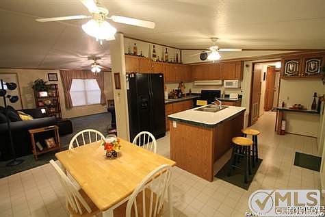 2nd image of 924 Hickory Grv