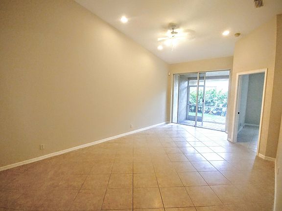 5th image of 6459 Park Lake Cir