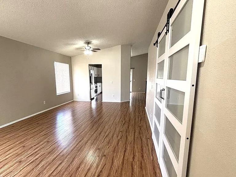 2516 Starbrite Ave — Photo 4