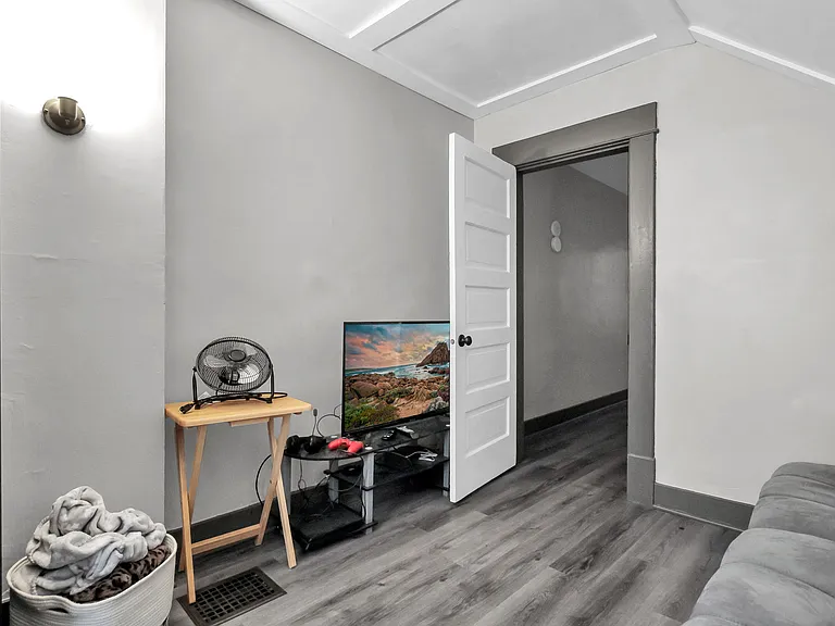 168 Chittenden Ave — Photo 17